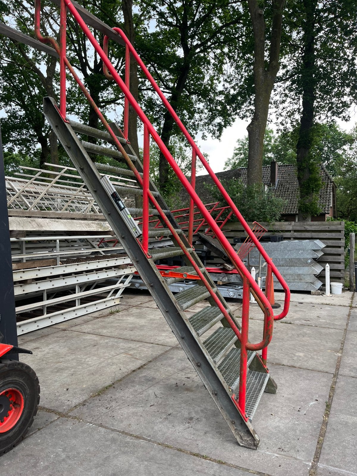 Trap stalen ijzer 13 treden 1m breed 2.80 m hoog 2x leuning, Ophalen, Gebruikt, Trap, 2 tot 4 meter