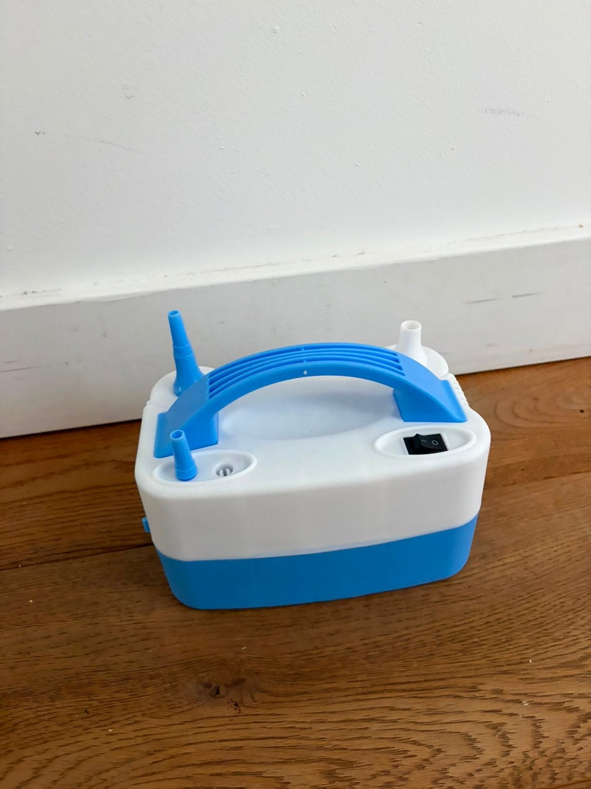 Elektrische ballonnenpomp, Ophalen, Zo goed als nieuw, Feestartikel, Verjaardag