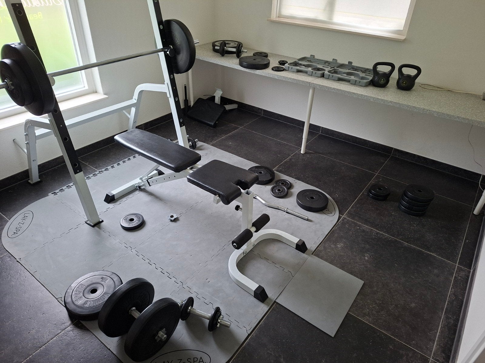 Mooie fitness bank met veel gewichten, Ophalen, Zo goed als nieuw, Fitnessbank