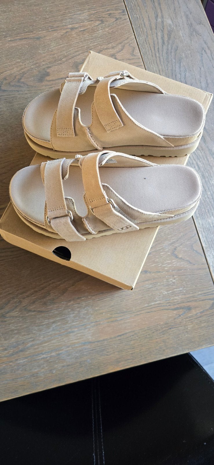 Nieuwe UGG Goldenstar Hi Slide Sandalen - Maat 41, Kleding | Dames, UGG, Beige, Nieuw, Sandalen of Muiltjes