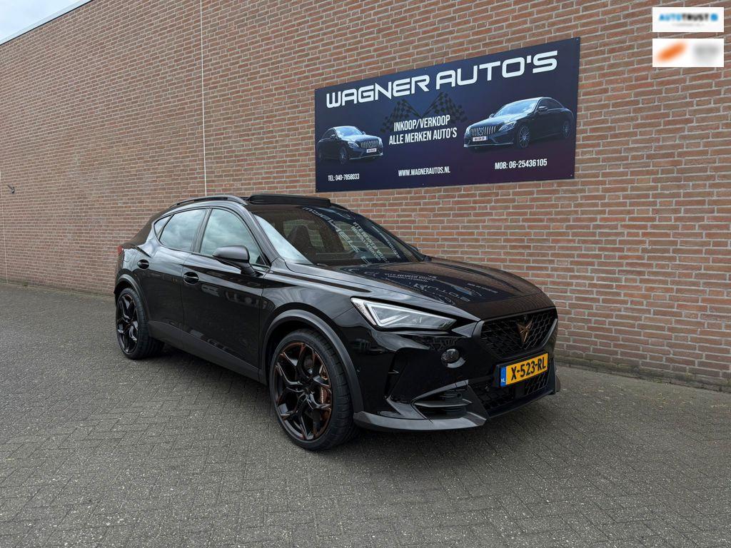 Cupra FORMENTOR VZ5 2.5 CARBON 390PK Keyless Pano Beats-Audi, Auto's, Cupra, Gebruikt, Verblindingsvrij grootlicht, Zwart, Leder