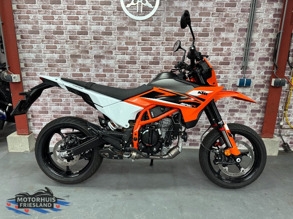 KTM 125 SMC R / Akrapovic / bj 2026 / 4 jaar garantie / A1, Motoren, Motoren | KTM, Nieuw, Bedrijf, 125 cc, 11 kW of minder