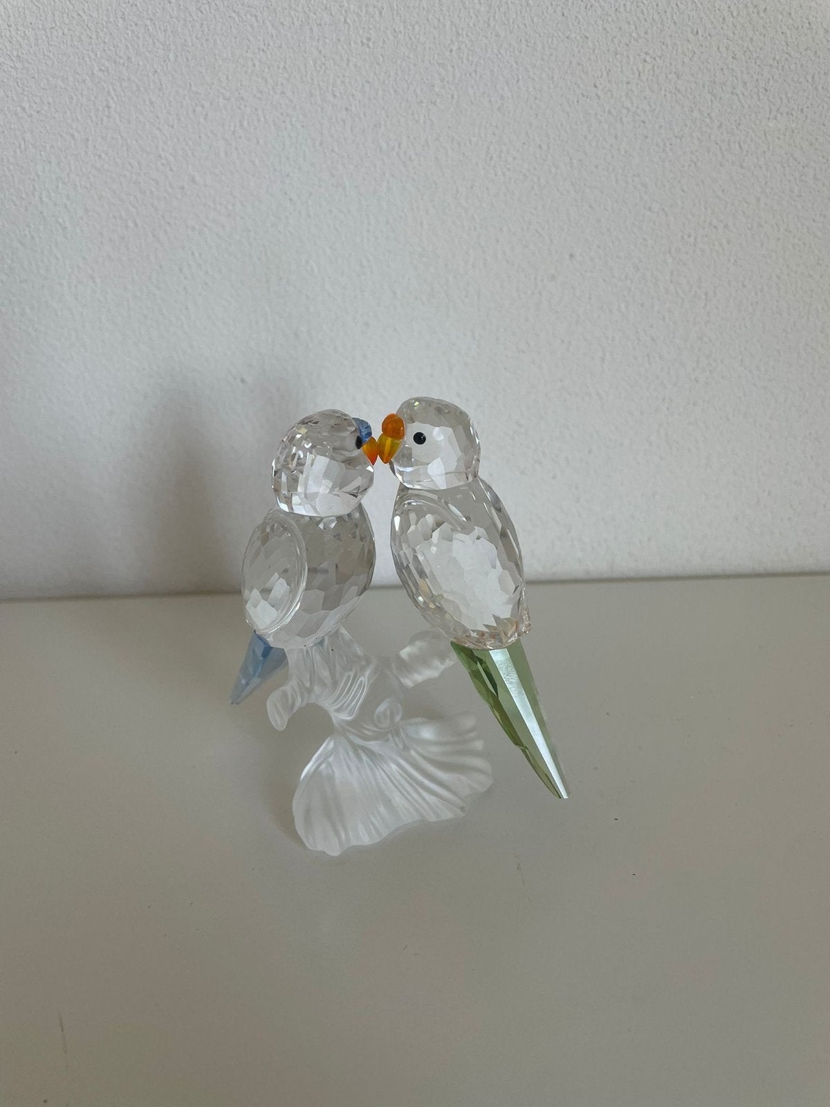 Swarovski Kristal Parkieten Beeldje - Liefdesvogels, Verzamelen, Swarovski, Ophalen of Verzenden, Zo goed als nieuw, Figuurtje