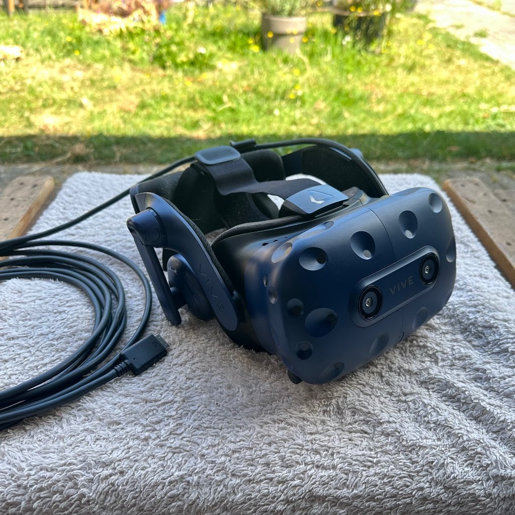 HTC Vive Pro compleet + Index Controller, Spelcomputers en Games, Virtual Reality, Ophalen, Zo goed als nieuw, Controller, Pc