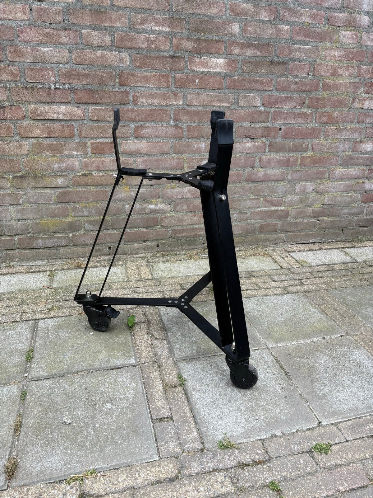 Kamado onderstel 16 inch met wielen, Ophalen, Zo goed als nieuw