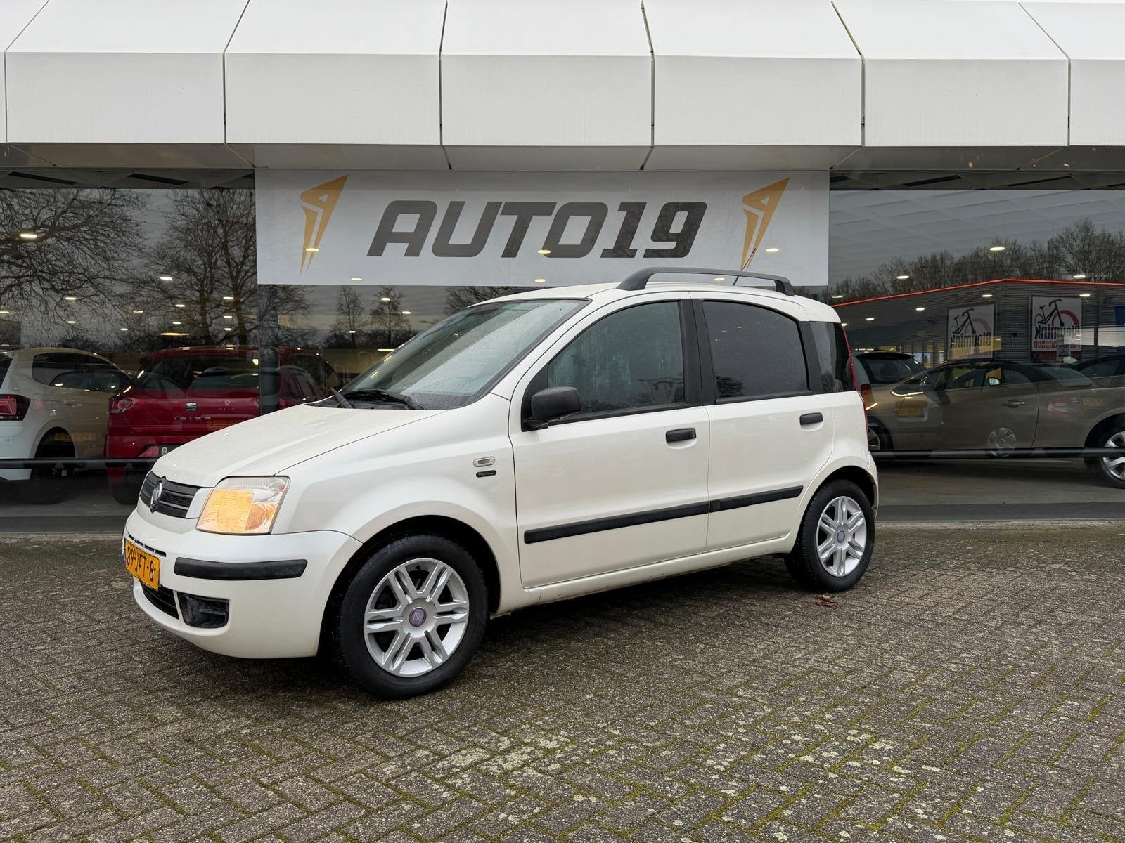 Fiat Panda 1.2 Emotion Perlina, Voorwielaandrijving, Gebruikt, Leder en Stof, Wit
