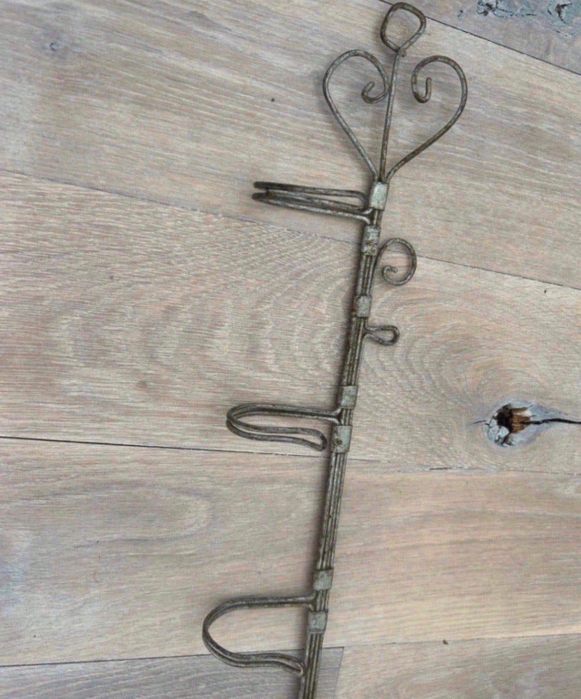 Groot Frans fil de fer kapstokje, Antiek en Kunst, Verzenden