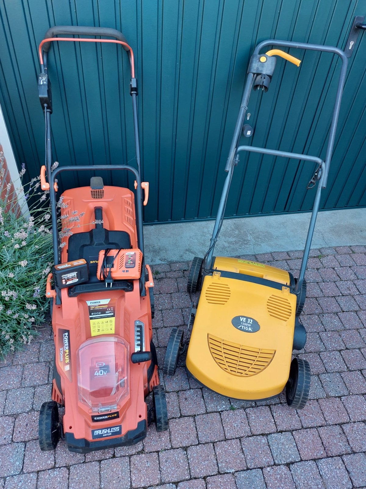 Powerplus 40V Accu Grasmaaier & Stiga VE 32 Verticuteermachi, Ophalen, Cirkelmaaier, Gebruikt, Accu-grasmaaier