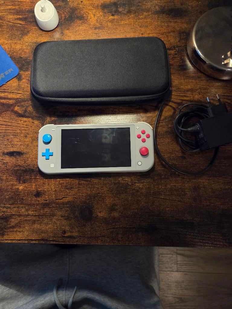 Nintendo Switch Lite Limited Edition met hoes en oplader, Spelcomputers en Games, Spelcomputers | Nintendo Switch Lite, Ophalen of Verzenden