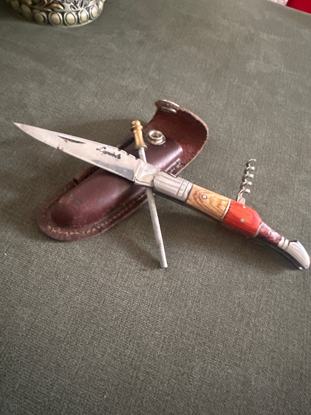 Laguiole zakmes met kurkentrekker en slijper in leren etui, Ophalen of Verzenden