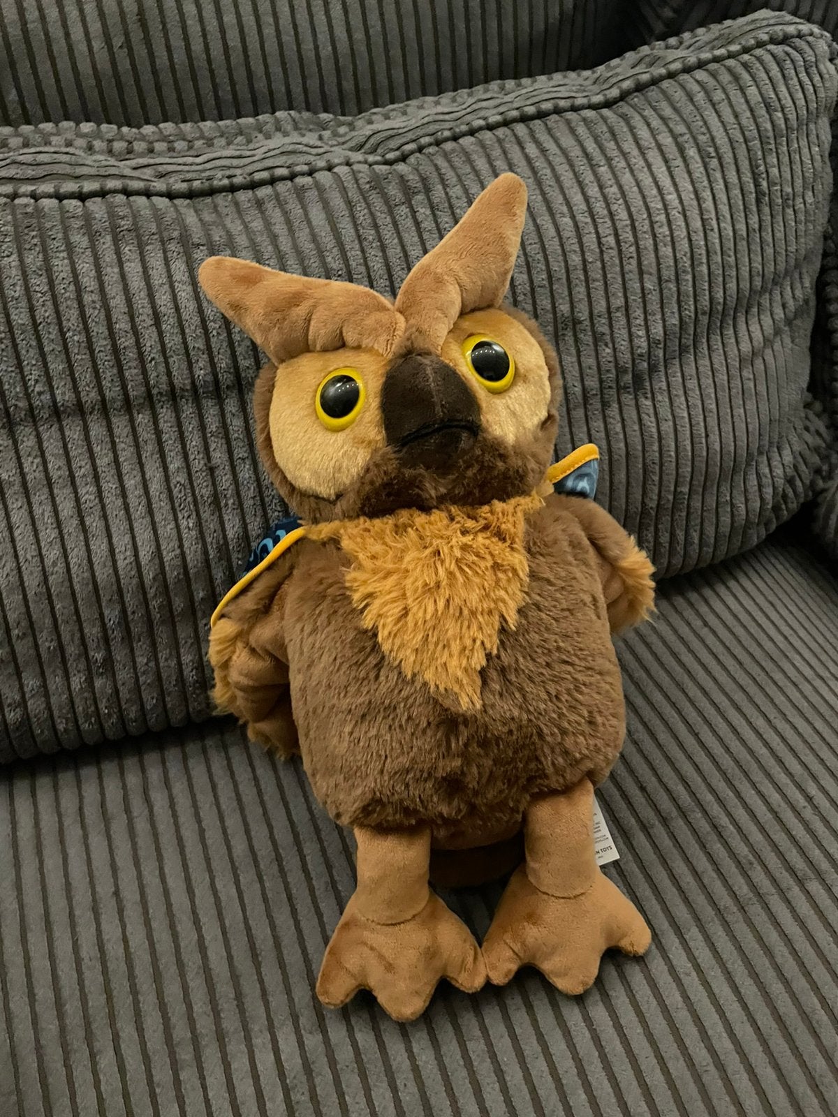 Mooie Efteling knuffel van de uil met blauwe cape met label, Ophalen of Verzenden, Beeldje of Poppetje