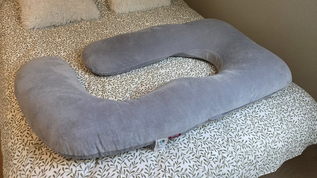 Momcozy zwangerschapskussen U-vorm | donkergrijs velours, Kinderen en Baby's, Babyvoeding en Toebehoren, Ophalen, Zo goed als nieuw