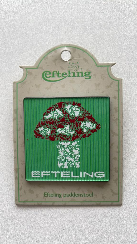 Efteling pin Efteling paddenstoel op kaartje, Ophalen of Verzenden, Nieuw, Button of Speldje