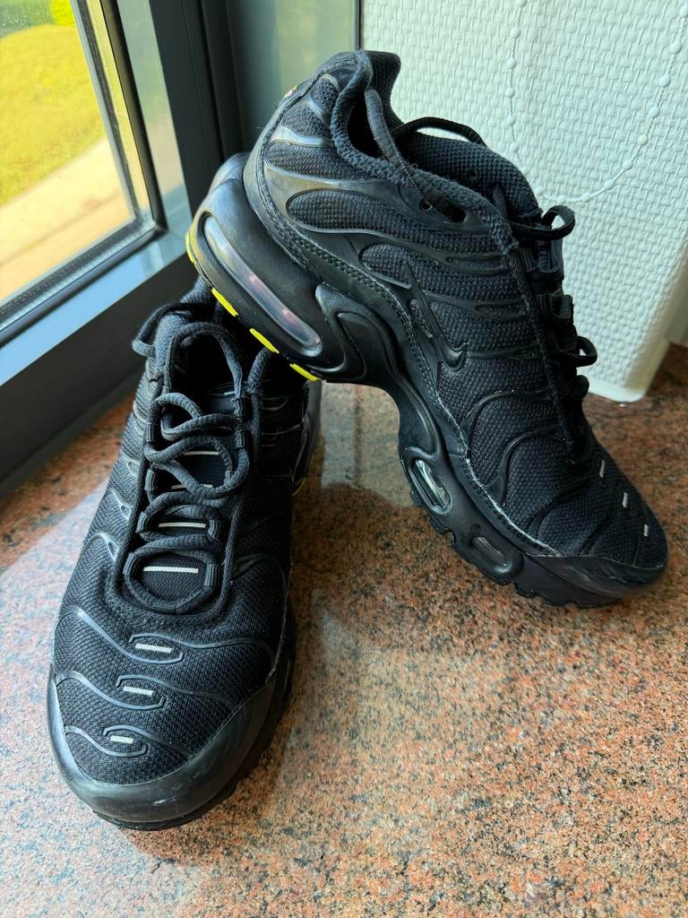 Nike Air Max Plus TN Zwart - Maat 36,5, Kleding | Heren, Schoenen, Ophalen of Verzenden, Zo goed als nieuw, Zwart, Sneakers of Gympen
