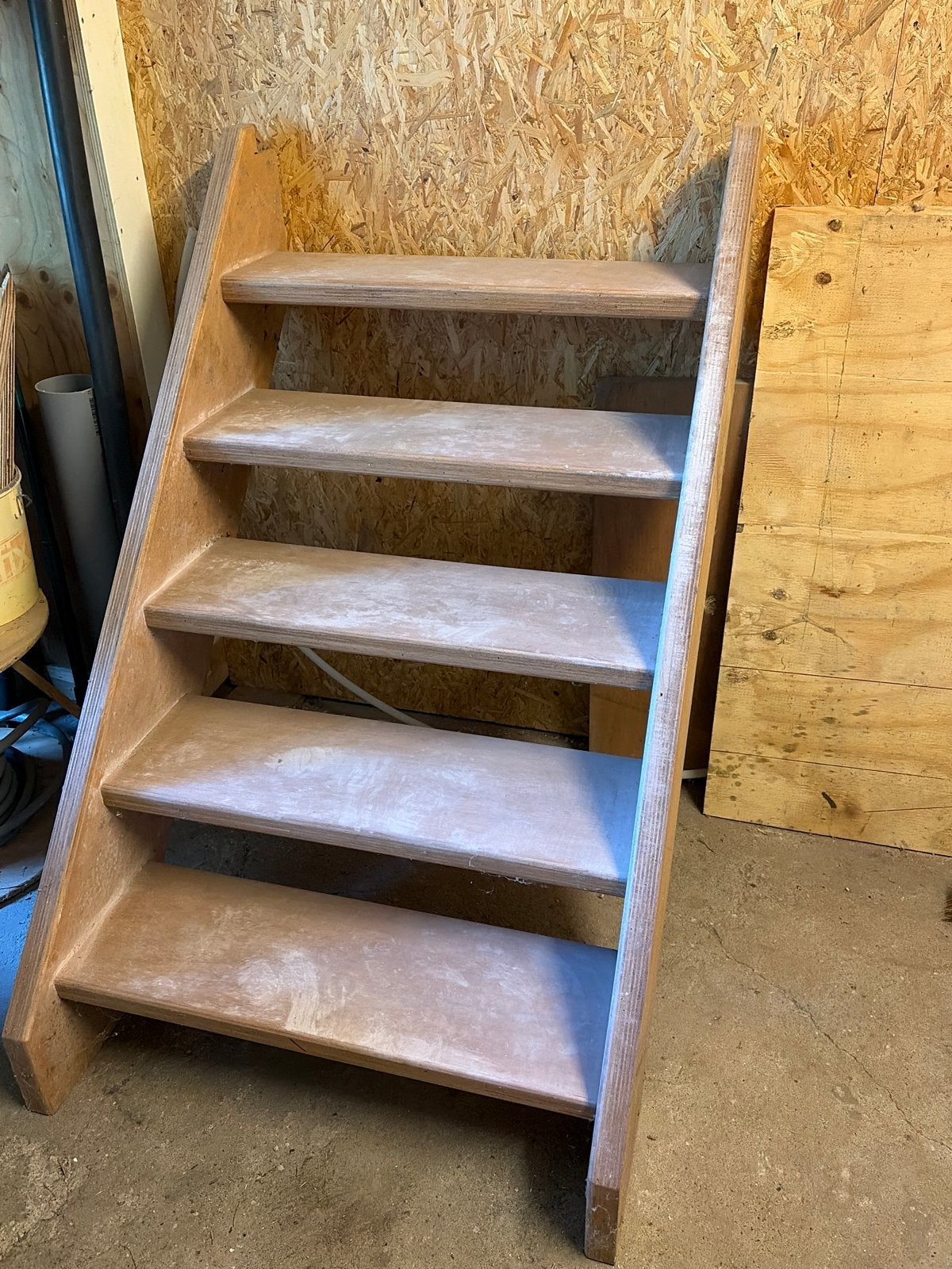 Houten trap voor zolder of vide of kelder, Doe-het-zelf en Verbouw, Ladders en Trappen, Ophalen, Gebruikt, Trap, Opvouwbaar of Inschuifbaar