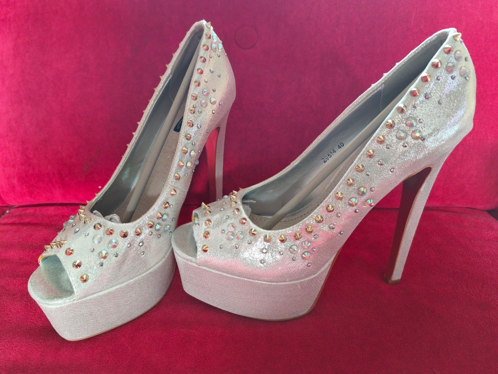 Peep-Toe Pumps met Spikes en Strass maat 40, Pumps, Wit, Ophalen of Verzenden, Onbekend