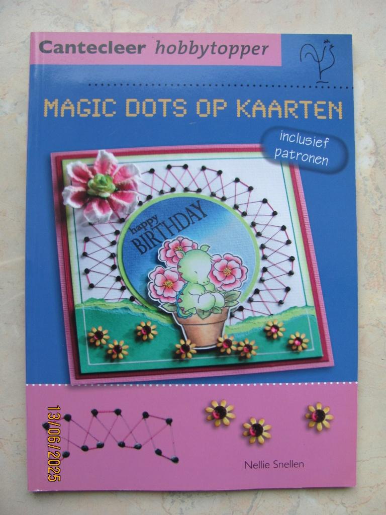 NIEUWSTAAT Hobbytopper MAGIC DOTS op KAARTEN Nellie SNELLEN, Ophalen of Verzenden, Zo goed als nieuw, Overige thema's, Overige typen