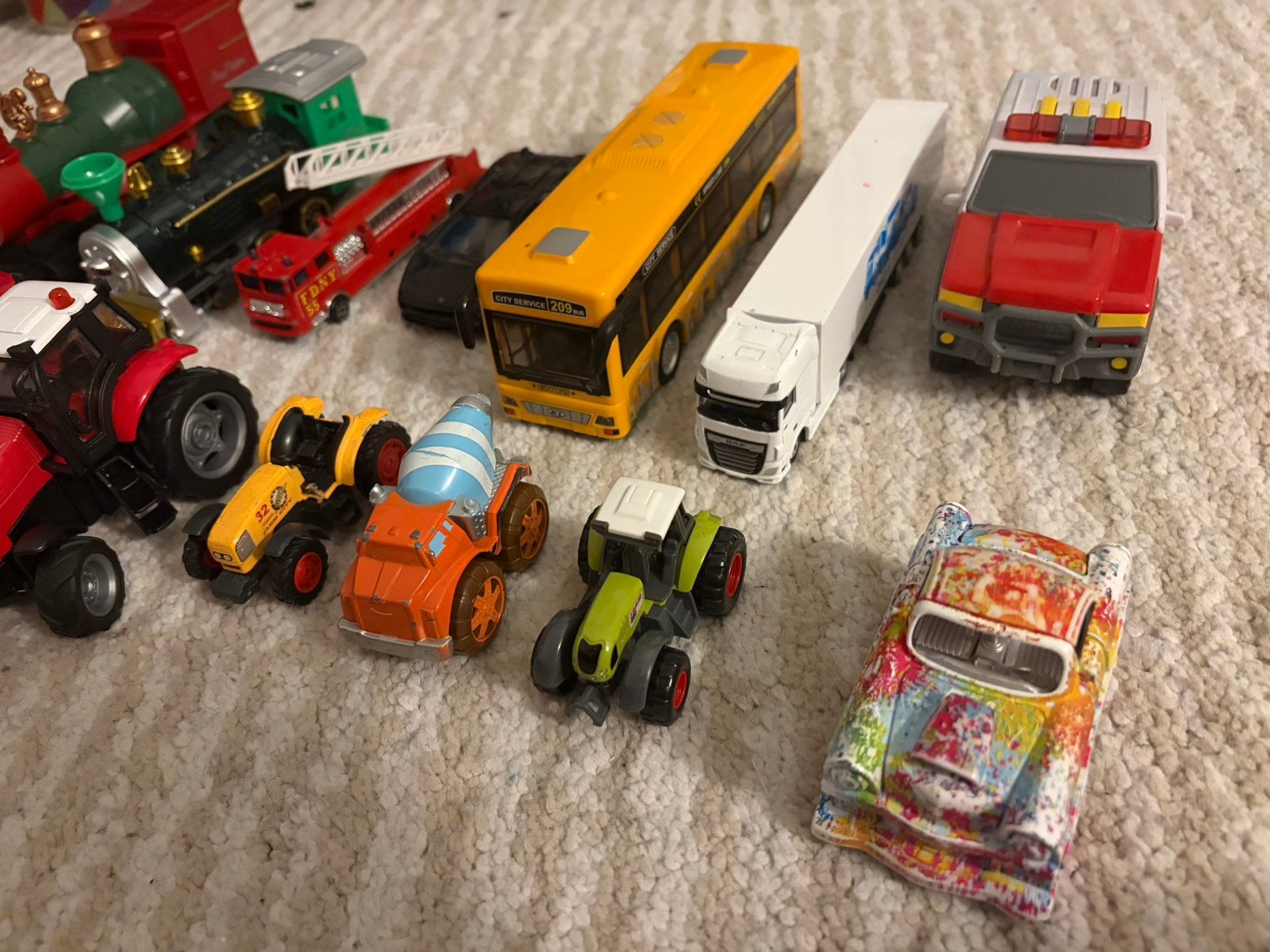 2 treinen, tractors, bus, hoogwerker, DAF vrachtwagen, Ophalen of Verzenden, Gebruikt