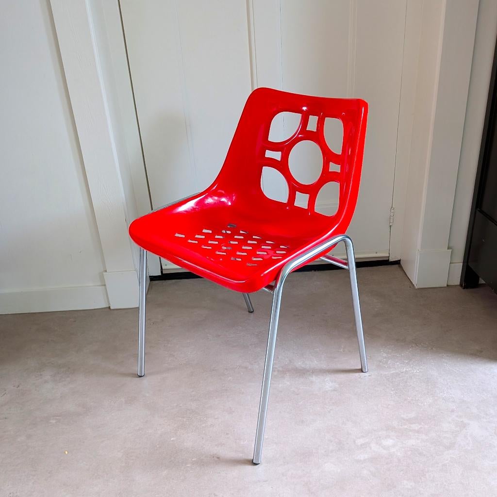 Vintage Jaren 70 kunststof kuipstoel stoel Rood Retro, Huis en Inrichting, Stoelen, Ophalen, Gebruikt, Eén, Metaal
