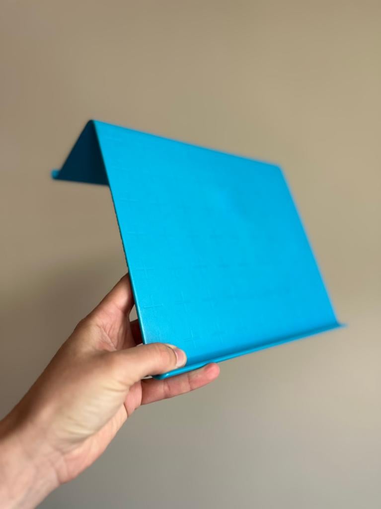 IKEA ISBERGET iPad/tablet houder - Blauw (gratis), Computers en Software, Tablet-hoezen, Gebruikt, Overige typen, Ophalen