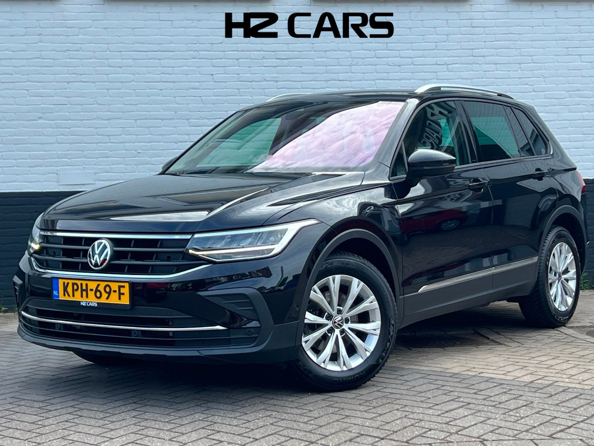 Volkswagen Tiguan 1.5 TSI Life Camera|Keyless|Massage|ACC|Cl, 1441 kg, Zwart, 150 pk, Alcantara