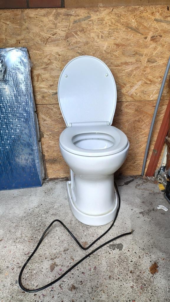 Sany broyuer toilet, Doe-het-zelf en Verbouw, Ophalen, Zo goed als nieuw, Toilet