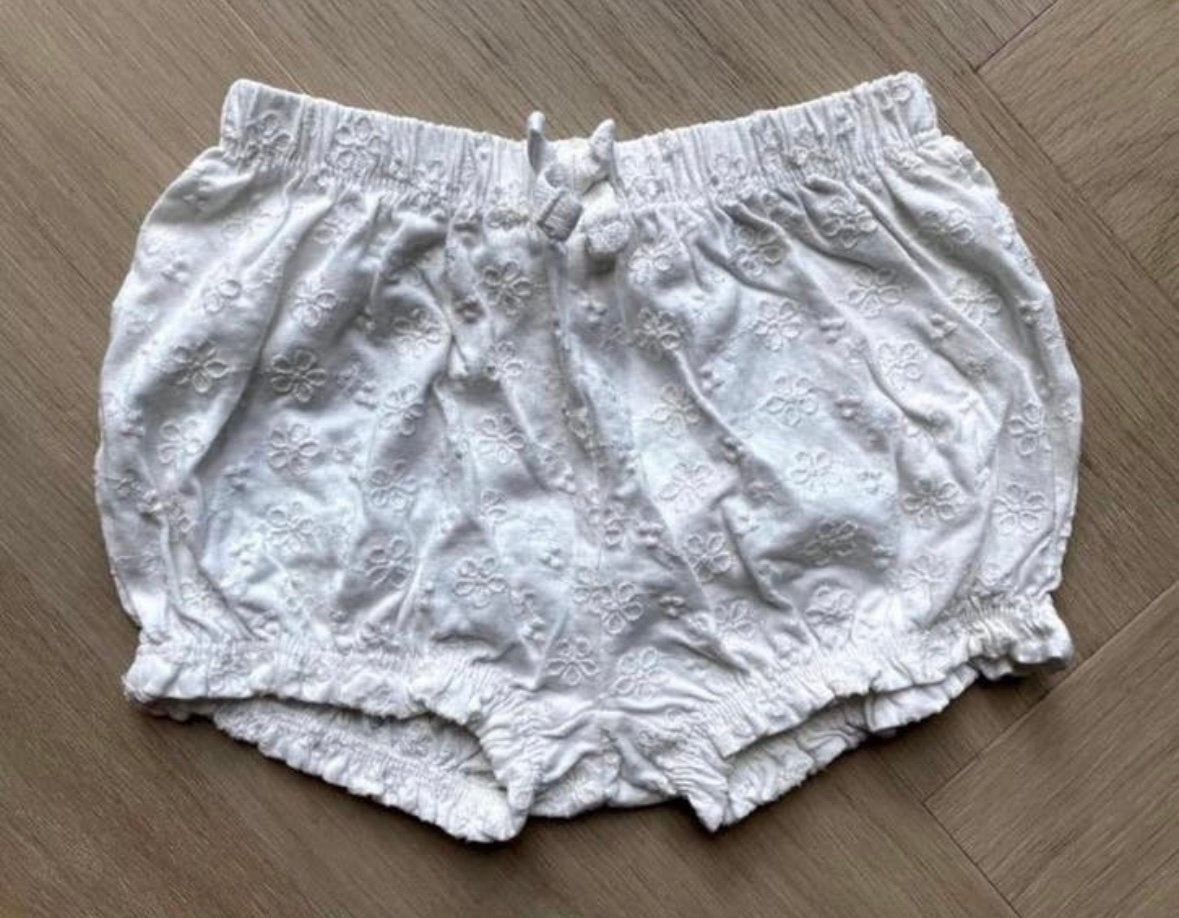 HEMA kort broekje wit maat 74 | babykleding meisje, Kinderen en Baby's, Babykleding | Maat 74, Ophalen of Verzenden, Zo goed als nieuw