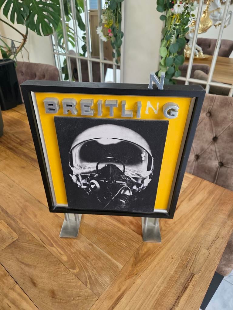 Breitling Display Stand - Uniek Reclamebord, Verzamelen, Merken en Reclamevoorwerpen, Reclamebord, All. du Laser 10, 2300 La Chaux-de-Fonds, Zwitserland