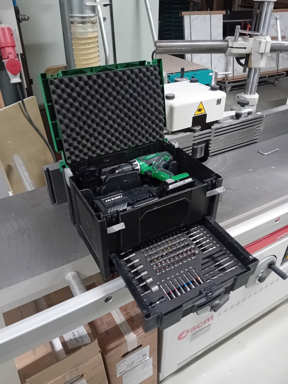 Hikoki boor - schroefmachine., Ophalen, Zo goed als nieuw, Boor- en Schroefmachine, Variabele snelheid