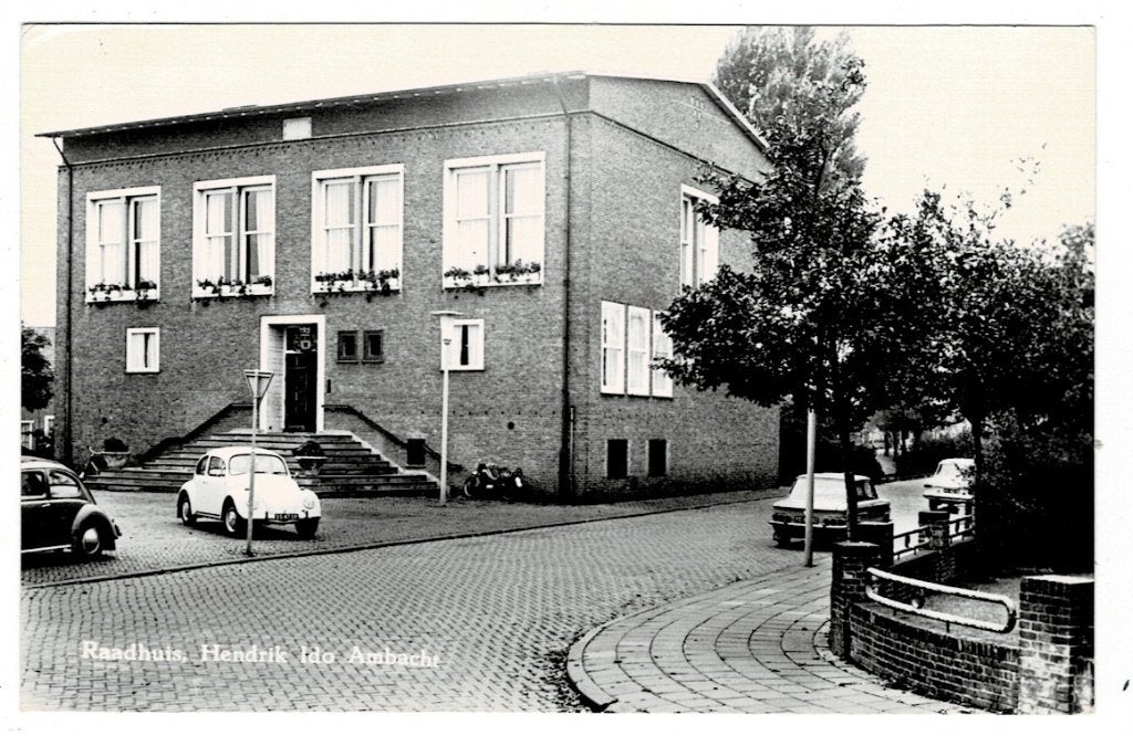 Hendrik Ido Ambacht 1973. Fotokaart van het Raadhuis (auto)., Ophalen of Verzenden, 1960 tot 1980, Gelopen, Zuid-Holland