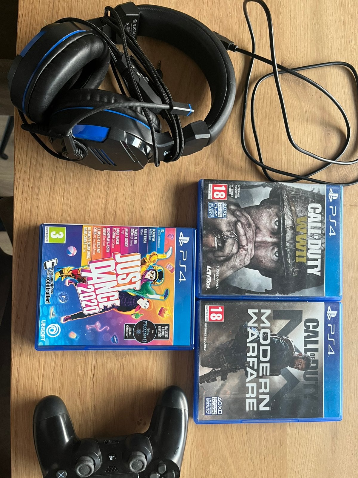 PlayStation 4 met headset + controller en 3 spellen, Ophalen, Met 1 controller, Original, Gebruikt