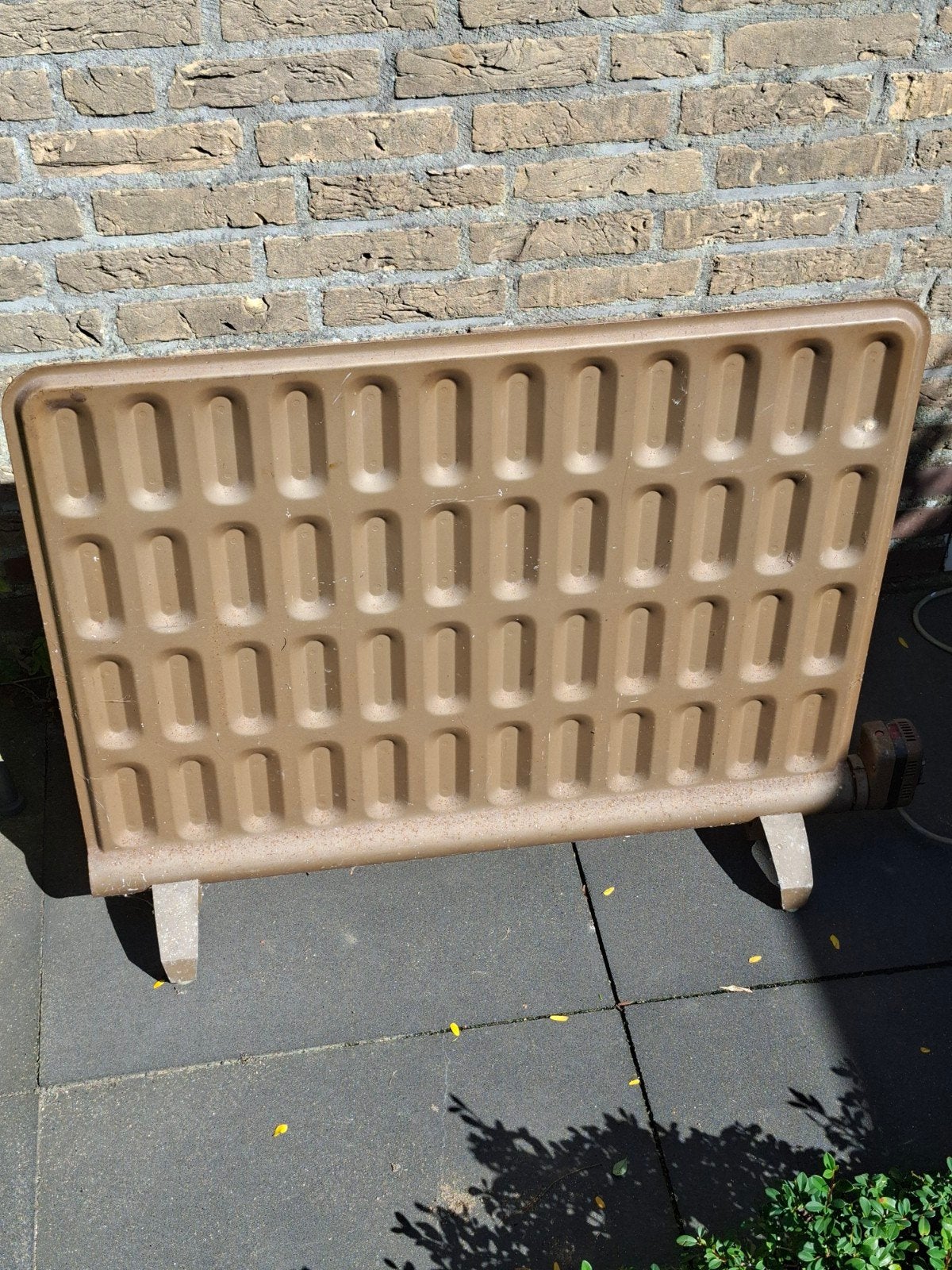 Vintage elektrische Radiator  regelbaar - Bruin - Decoratief, Doe-het-zelf en Verbouw, Ophalen, 30 tot 80 cm, Gebruikt, Radiator