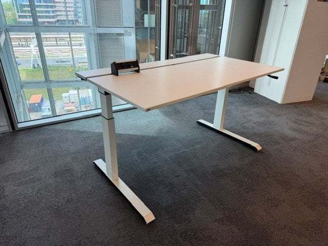 20 x Sedus Verstelbaar bureau met slinger,stopcontact, In hoogte verstelbaar, Gebruikt, Metaal, Ophalen of Verzenden