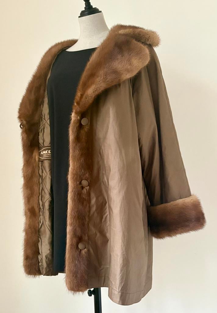 Amoress 40/ 42 twv 1.250,- jas, mantel met echte nerts bont, Kleding | Dames, Ophalen of Verzenden, Zo goed als nieuw, Maat 38/40 (M)