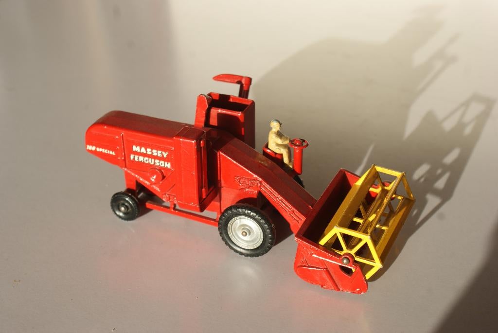 Matchbox KZ 9 Claas combine., Ophalen of Verzenden, Zo goed als nieuw, Hijskraan, Tractor of Landbouw, Matchbox