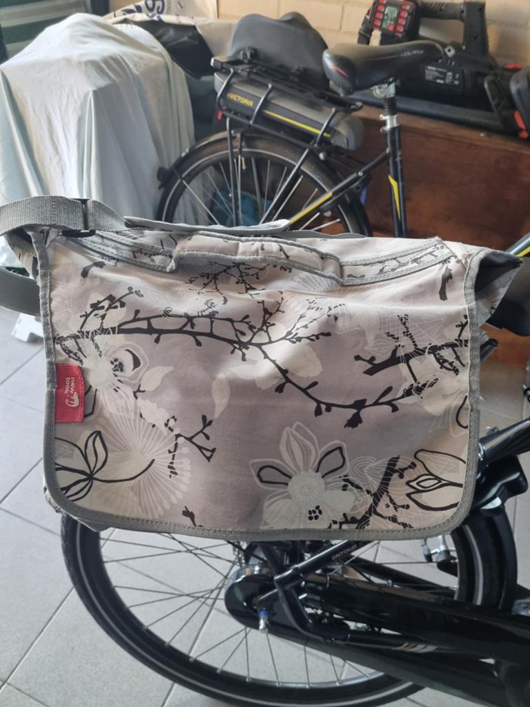 Fietstas grijs/zwart, Ophalen of Verzenden, Zo goed als nieuw, Nieuw look