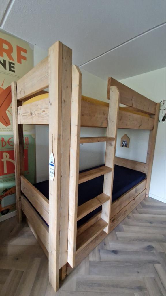 Steigerhout stapelbed met extra bed in la en 2 lattenbodems., Ophalen