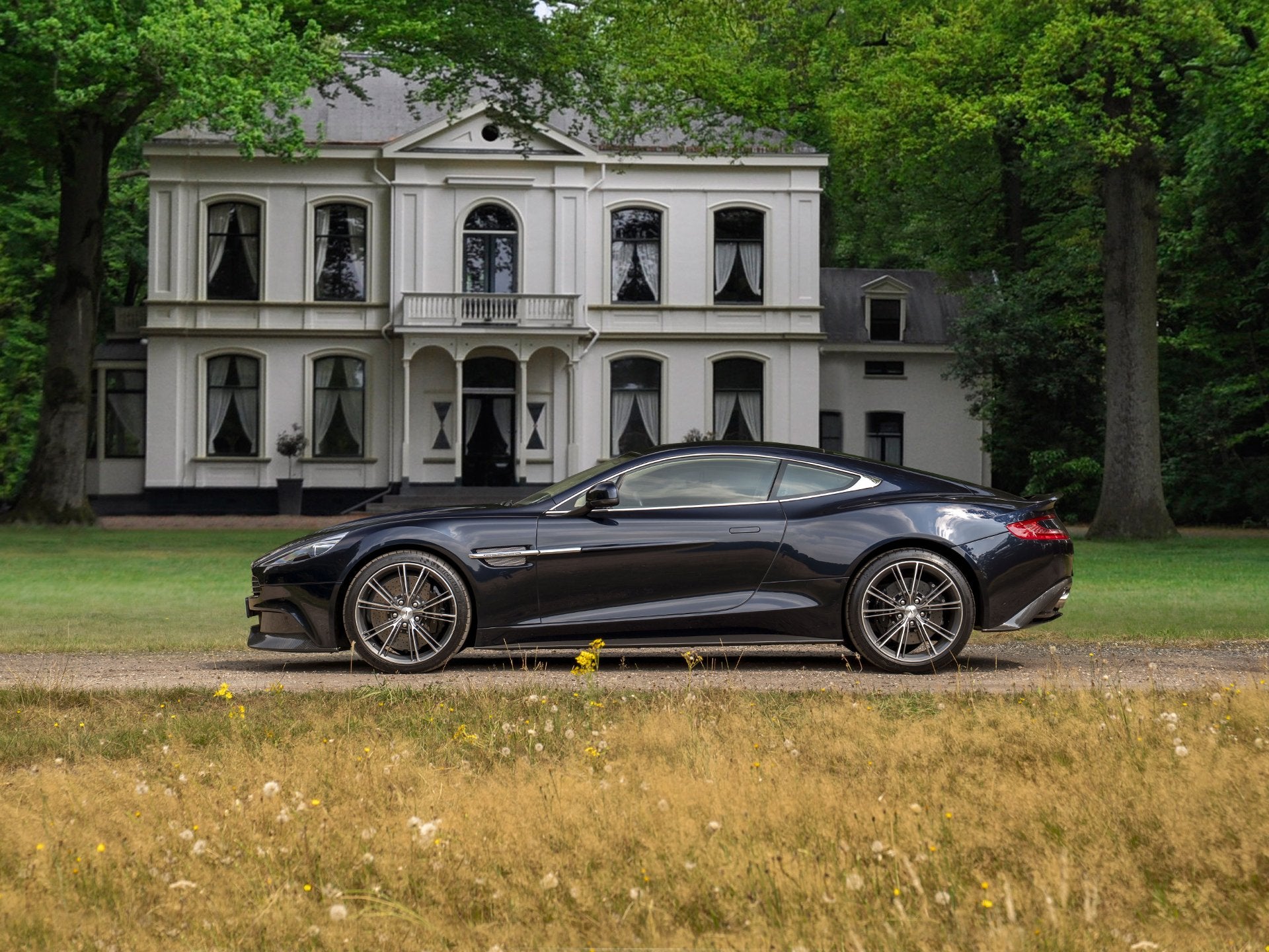 Aston Martin Vanquish 6.0 V12 Touchtronic | Carbon Exterior, Auto's, Automaat, Euro 5, Achterwielaandrijving, Bedrijf