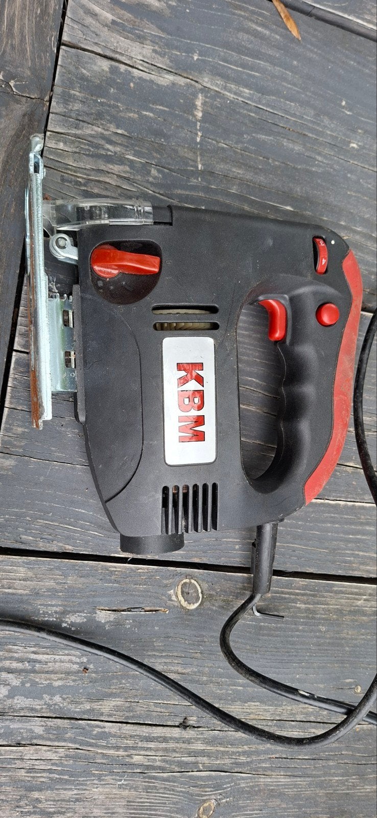 KBM Decoupeerzaag 600W - Gebruikt, Doe-het-zelf en Verbouw, Gebruikt, 600 tot 1200 watt, Ophalen of Verzenden, 30 tot 70 mm