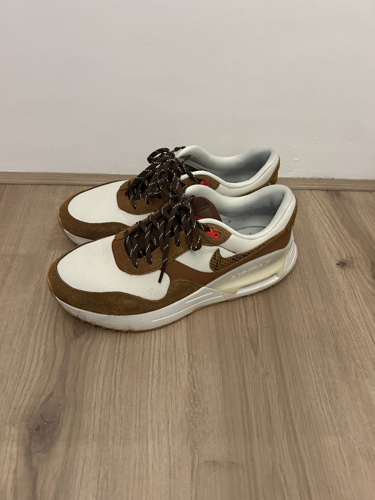 Nike Air maat 44, Ophalen of Verzenden, Zo goed als nieuw
