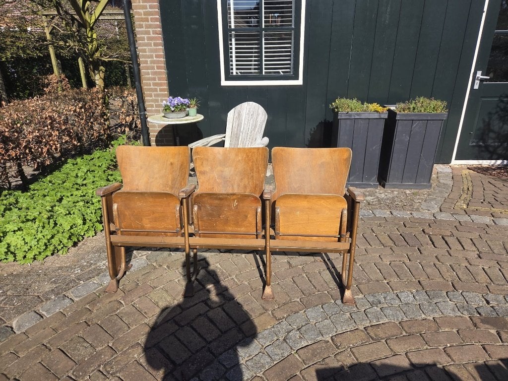 Vintage schouwburgstoelen, Ophalen
