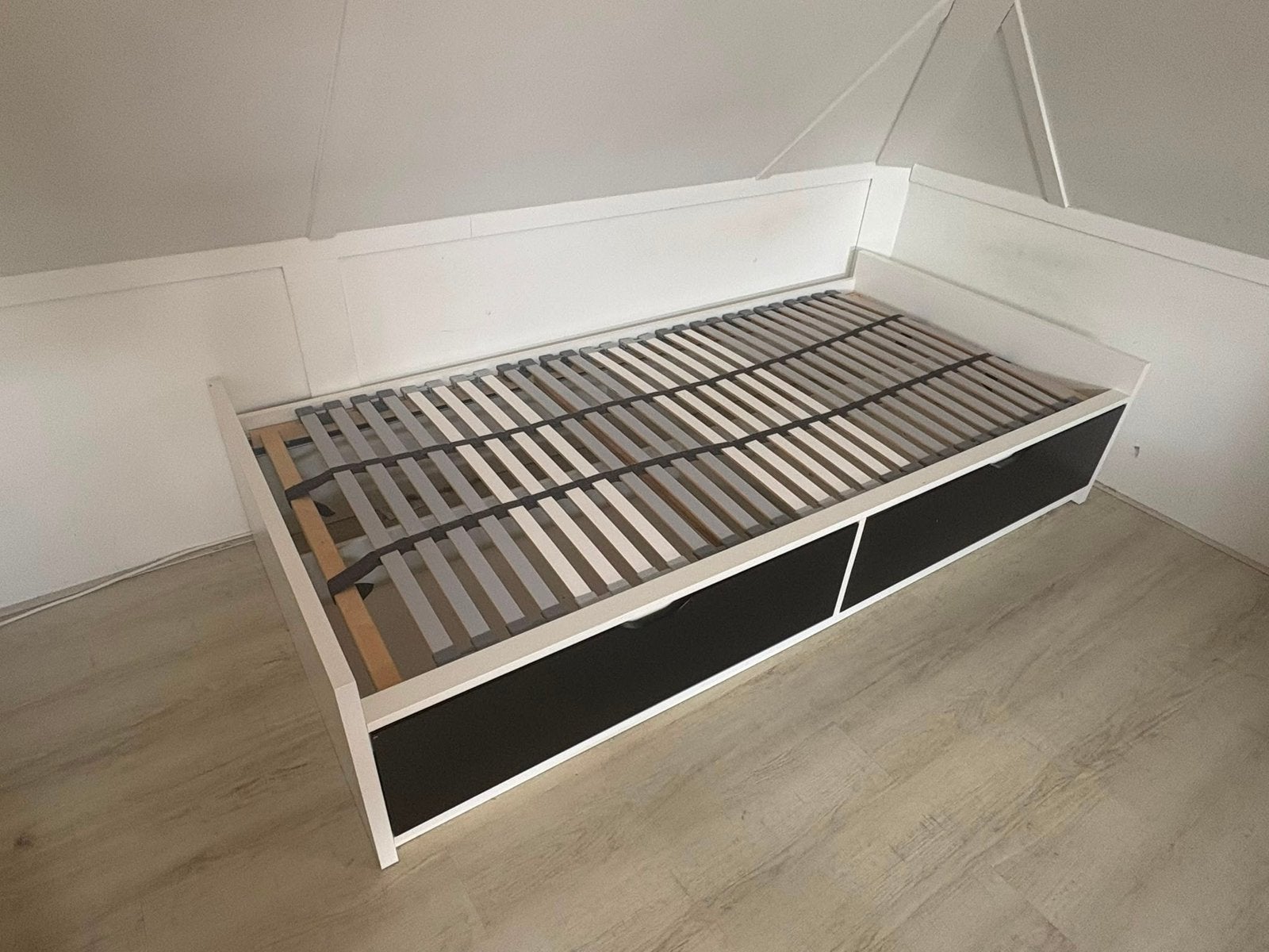 Bed 90x200, Huis en Inrichting, Slaapkamer | Bedden, Ophalen, 90 cm, Eenpersoons, Wit