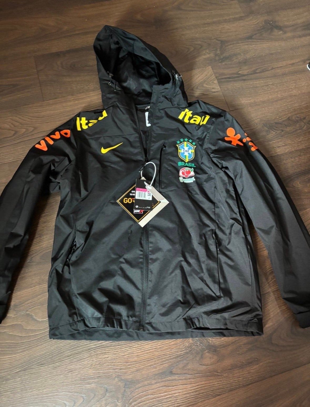 Nike Brazilië Windjack - Nieuw met labels, Ophalen of Verzenden, Nieuw, Overige maten, Meerkleurig