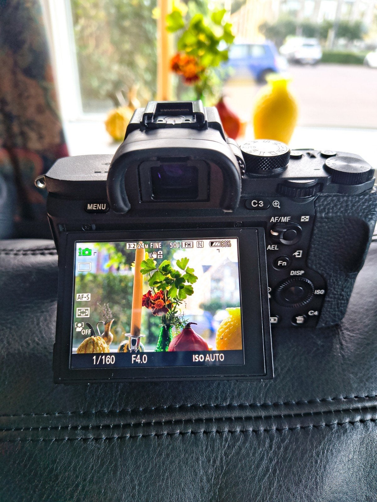 Sony Alpha A7 II Systeemcamera met FE 1.8/50 lens, Accu, Ophalen of Verzenden, Zo goed als nieuw, Sony
