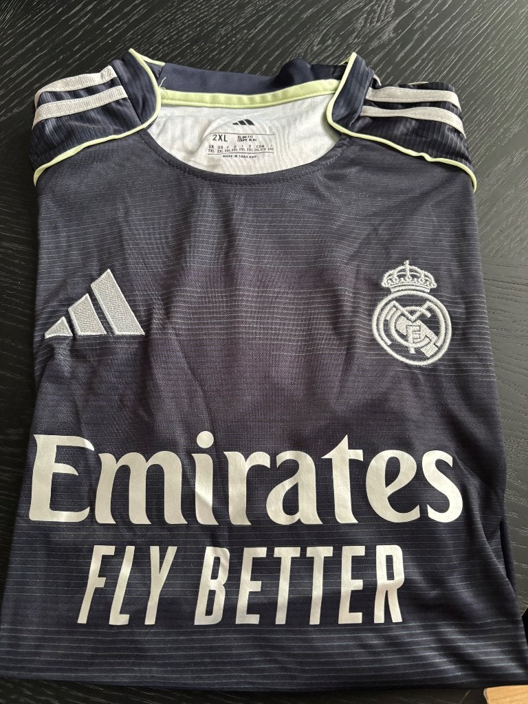 Voetbal tenue, Groter dan maat XL, Verzenden, Zo goed als nieuw, Set