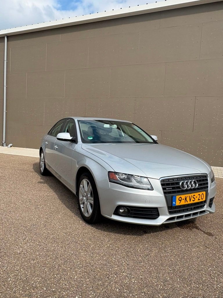 Unieke Zilvergrijze Audi A4 Sedan 2.0 TFSI Quattro Automaat, Automaat, Euro 5, Zwart, 4 cilinders