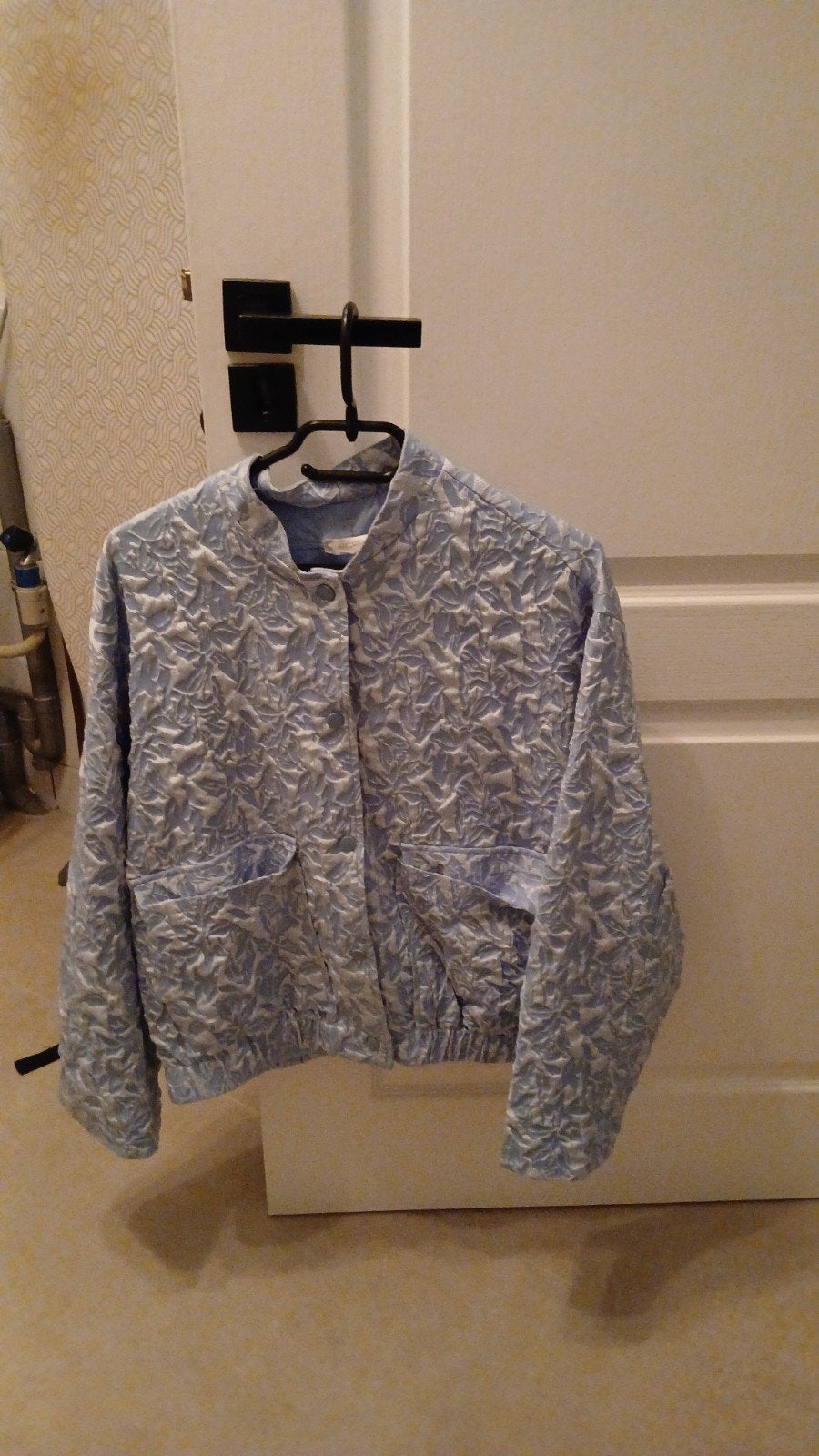 Nieuw Oversized Lichtblauw Gevoerd Jasje Maat M/L, Kleding | Dames, Ophalen of Verzenden, Nieuw, Maat 38/40 (M), Blauw
