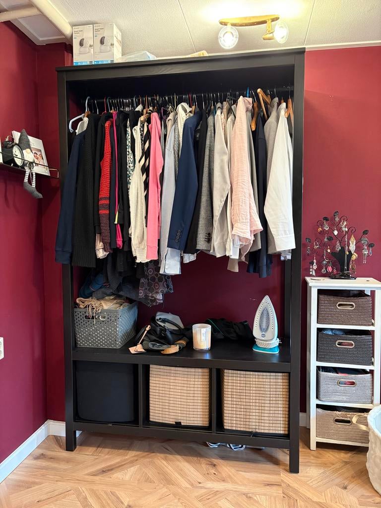 Ikea Hemnes open kledingkast - Zwart, Huis en Inrichting, Kasten | Kledingkasten, Ophalen, Met plank(en), Gebruikt, 100 tot 150 cm