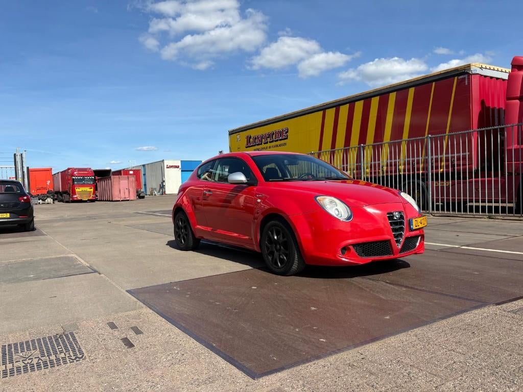 Alfa Romeo MiTo 1.4 16V 2009 Rood, Auto's, Voorwielaandrijving, Stof, Zwart, 1055 kg