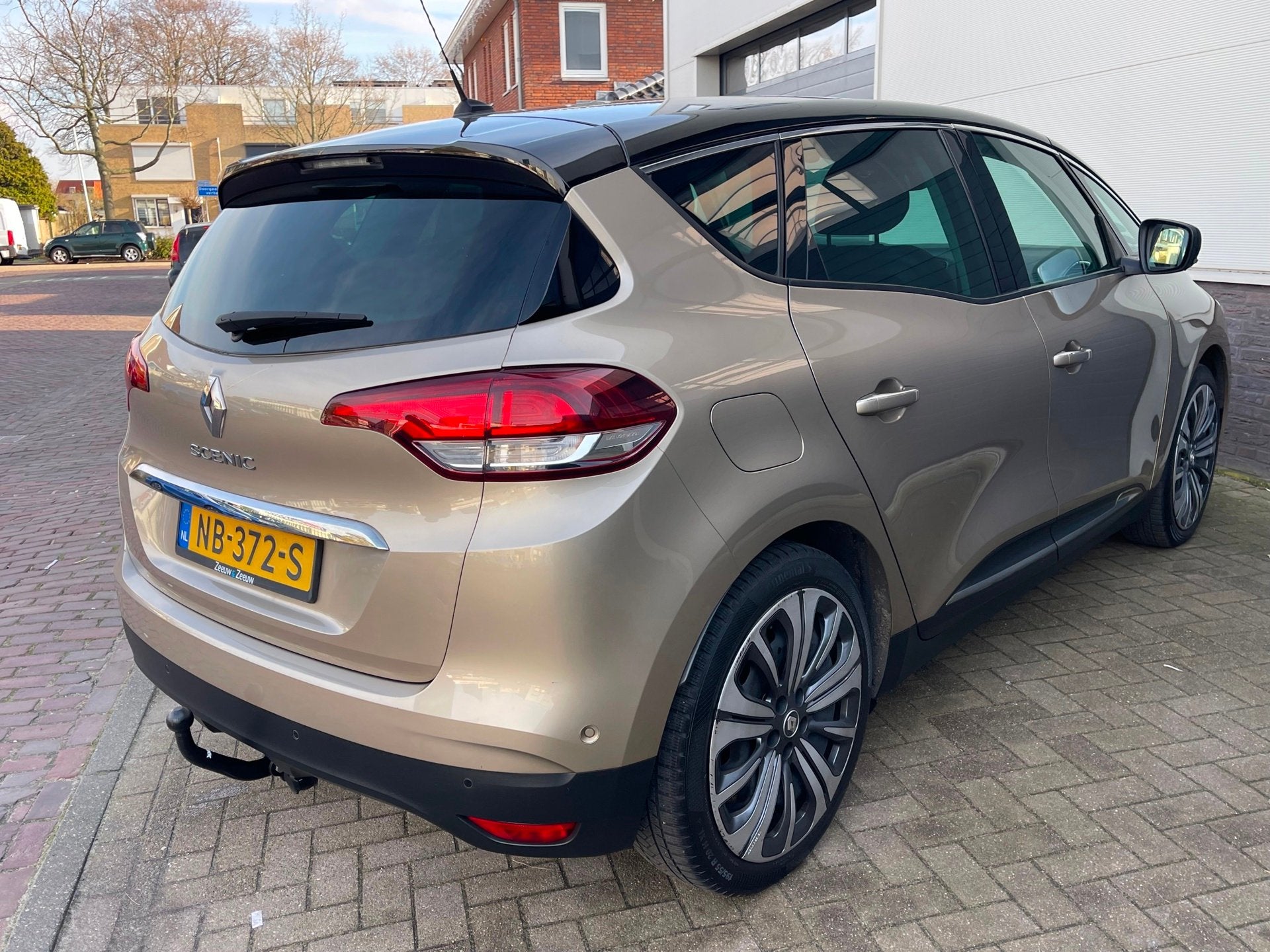 Renault Scénic 1.2 TCe Intens/Dealer-onderhouden/Camera/Nav, Auto's, Renault, Voorwielaandrijving, Dealer onderhouden, Gebruikt